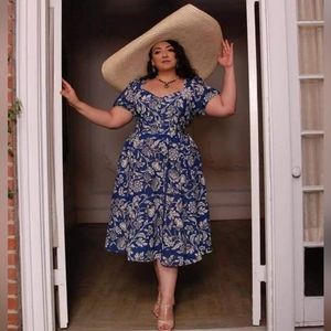 XL PUG blue floral day dress